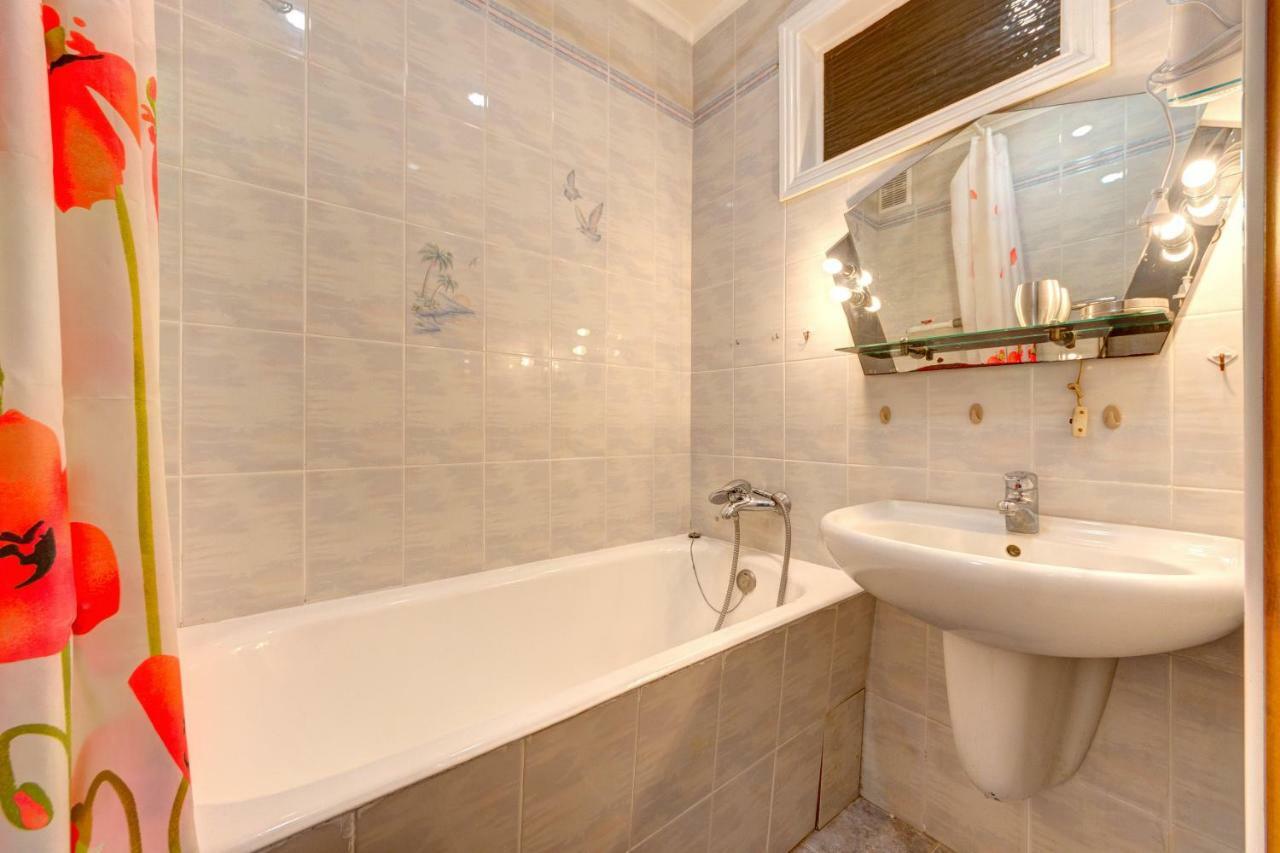 Apartments Near The Palace Of Sports 키예프 외부 사진